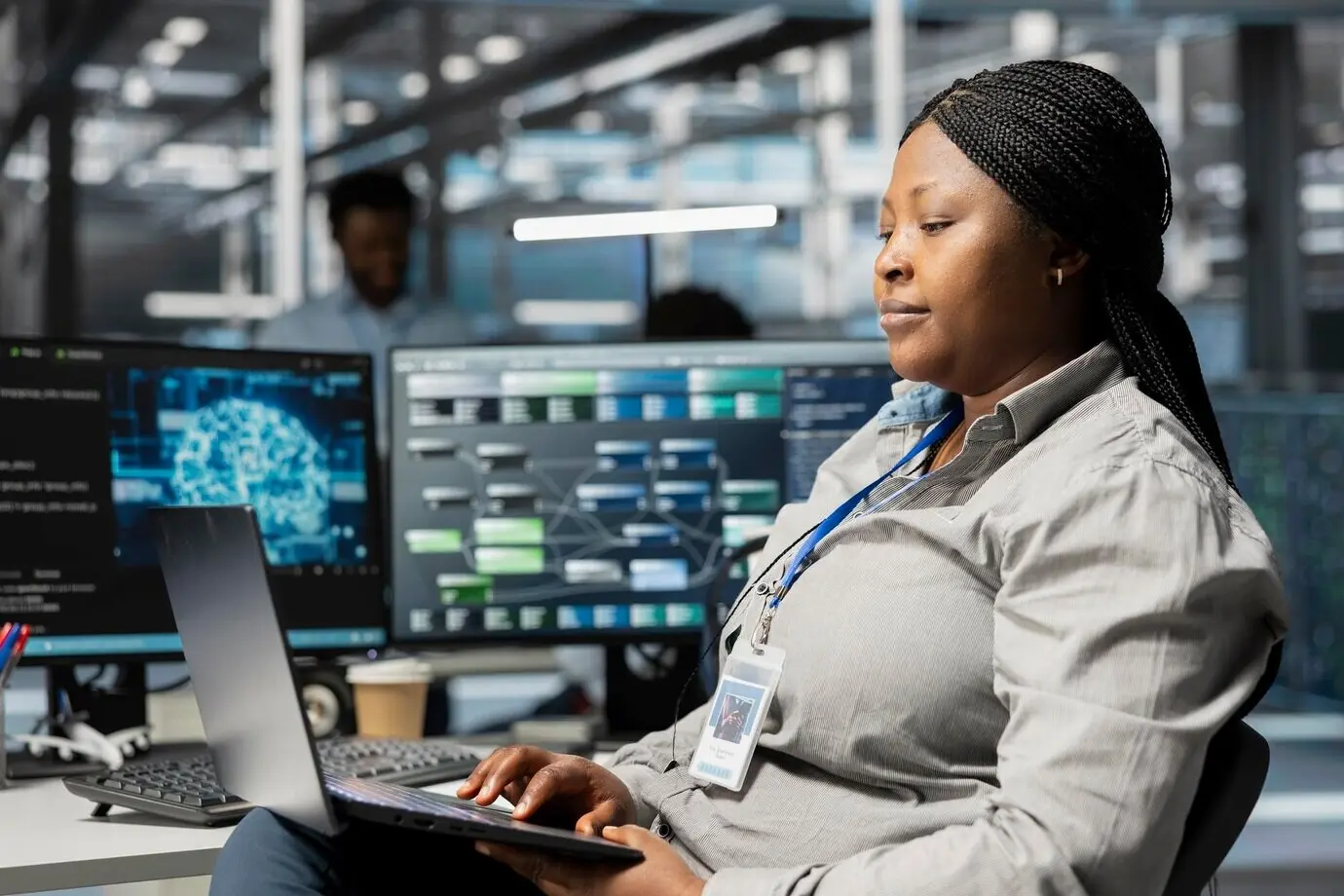 Администратор центра обработки данных, использующий деревья узлов нейронных сетей искусственного интеллекта.